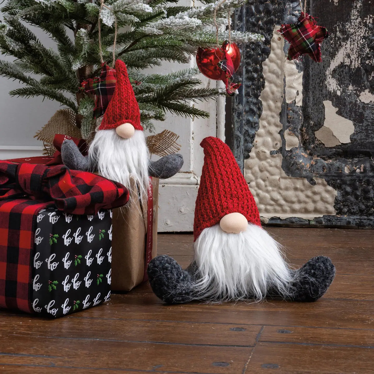 Sitting Gnomes Set