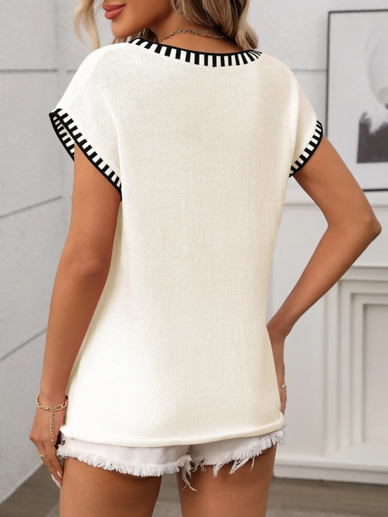 Knit Pullover w/black stitching